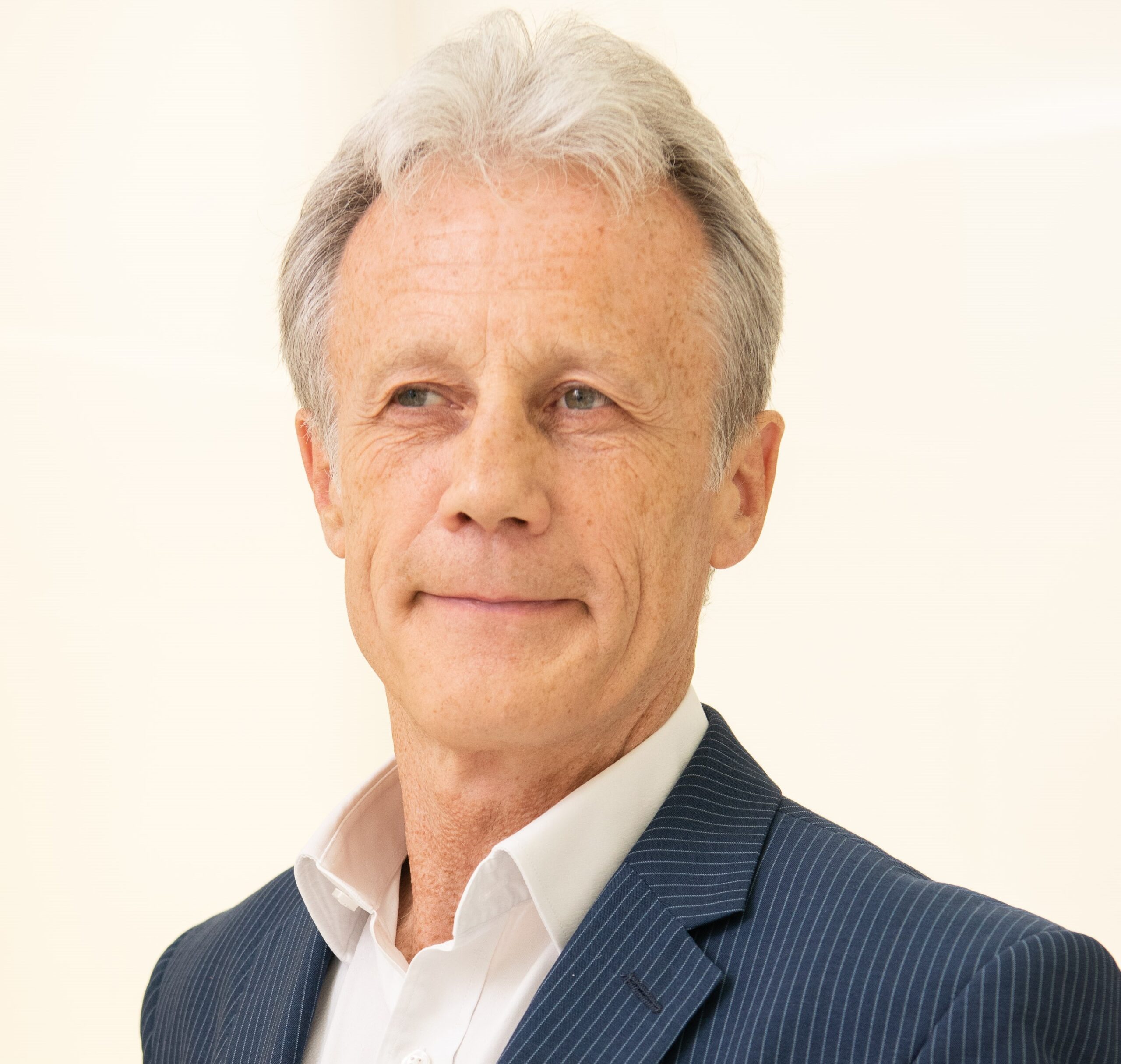 PR Smith head and shoulders